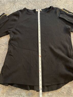 DB Black Ribbed Long Sleeve Sweater with Gold Zipper Sleeve Detail SZ 1X
